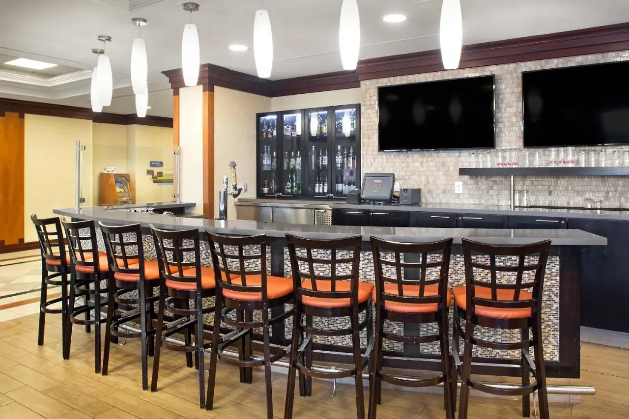 15 Airport Hotels Near Centennial Park Golf Centre Worth Booking