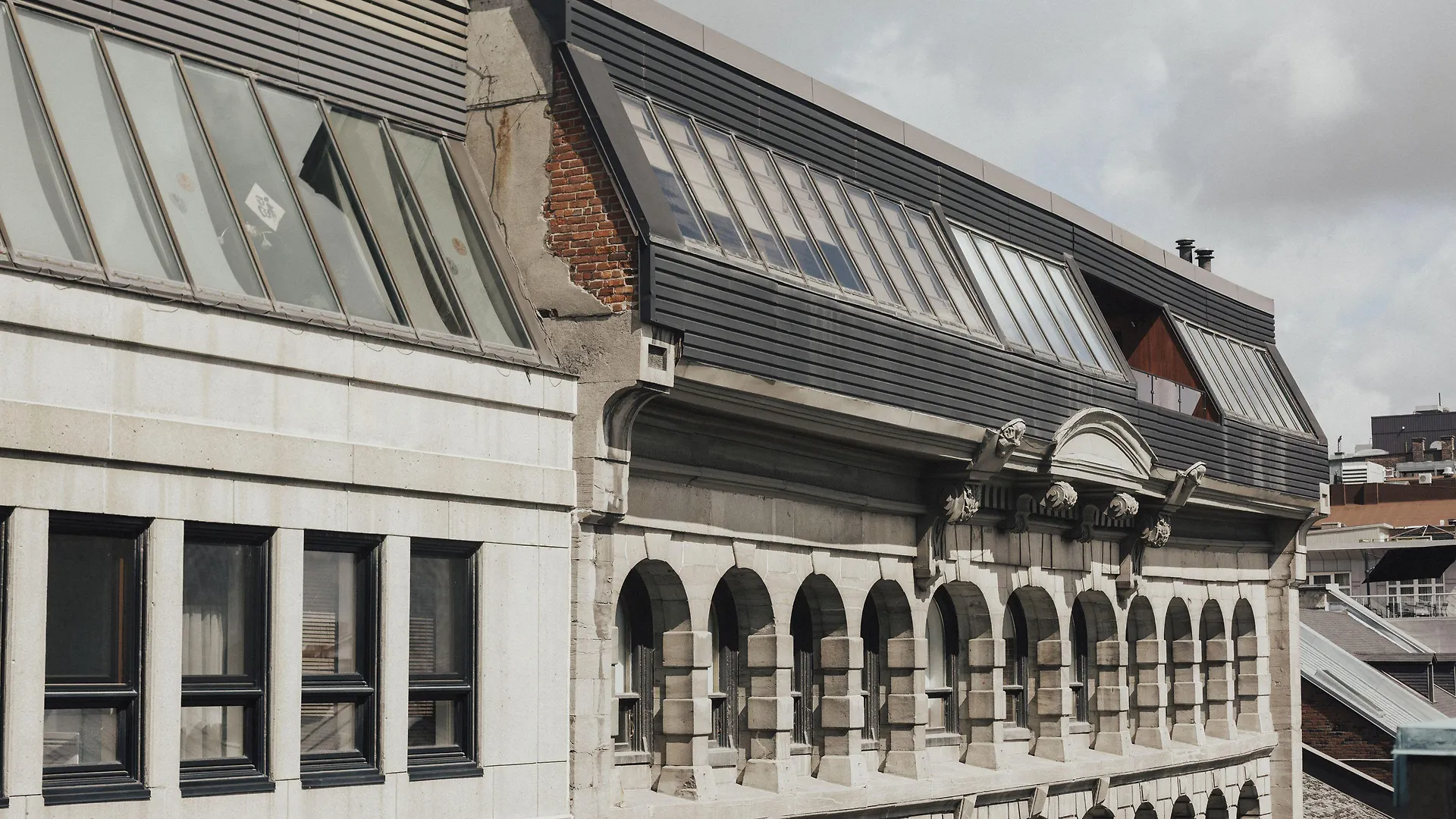 7 Romantic Hotels in Old Montreal That Stand Out