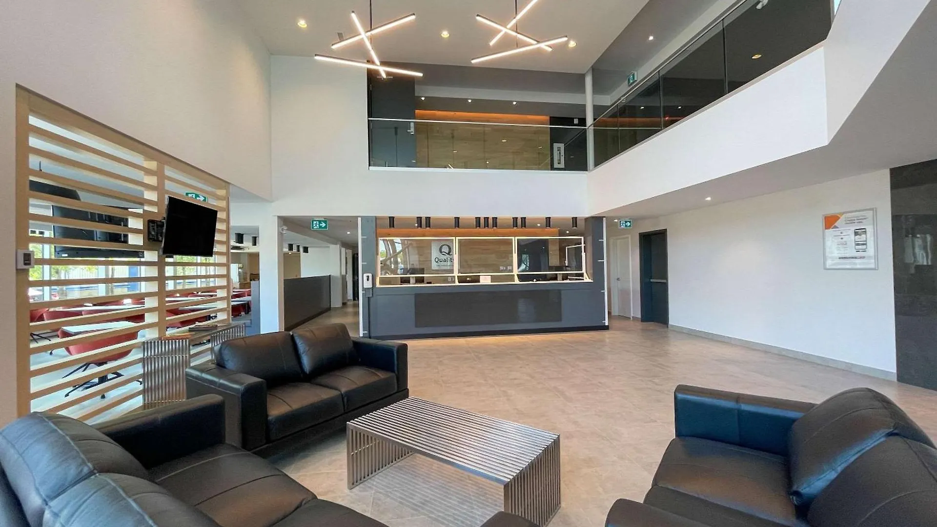 Staying Near Les Galeries de la Capitale: 5 Business Hotels Compared