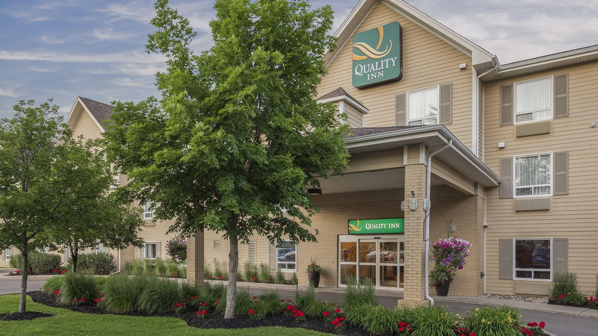 7 Airport Hotels Near Crystal Palace Moncton Worth Booking