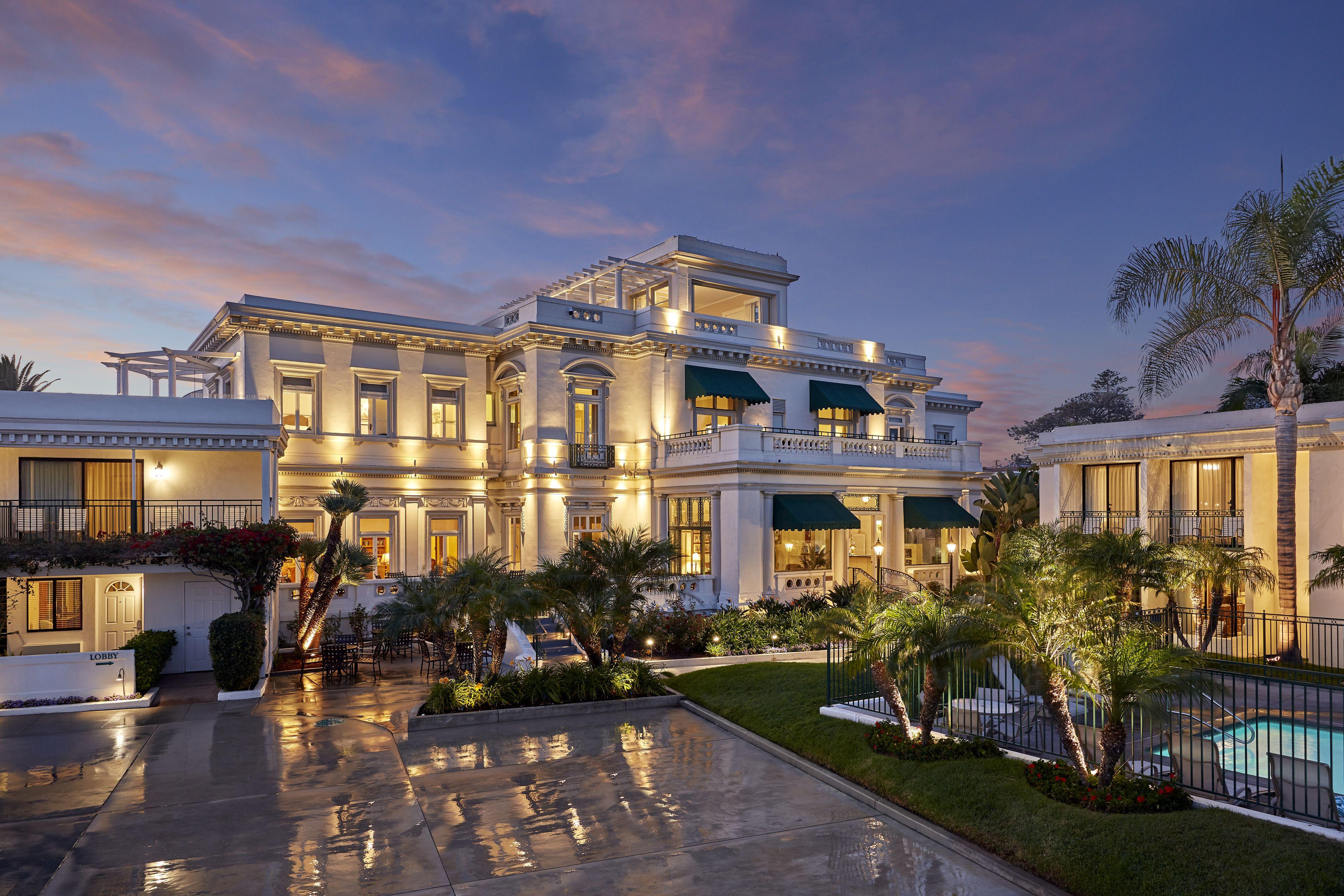 4 Coronado Hotels Worth Booking Near San Diego Airport