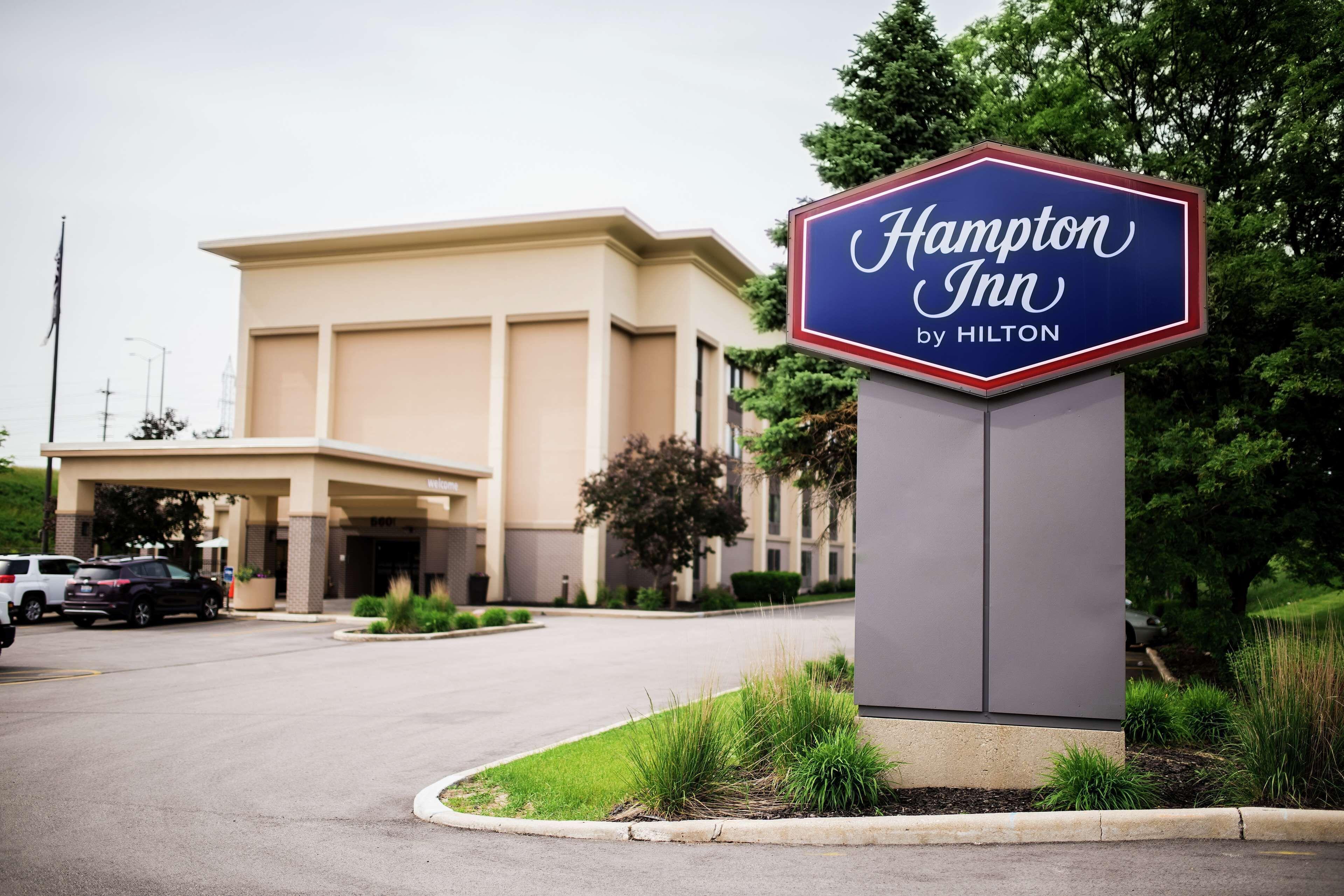 4 Business Hotels Near Rotary Park for Work Travelers