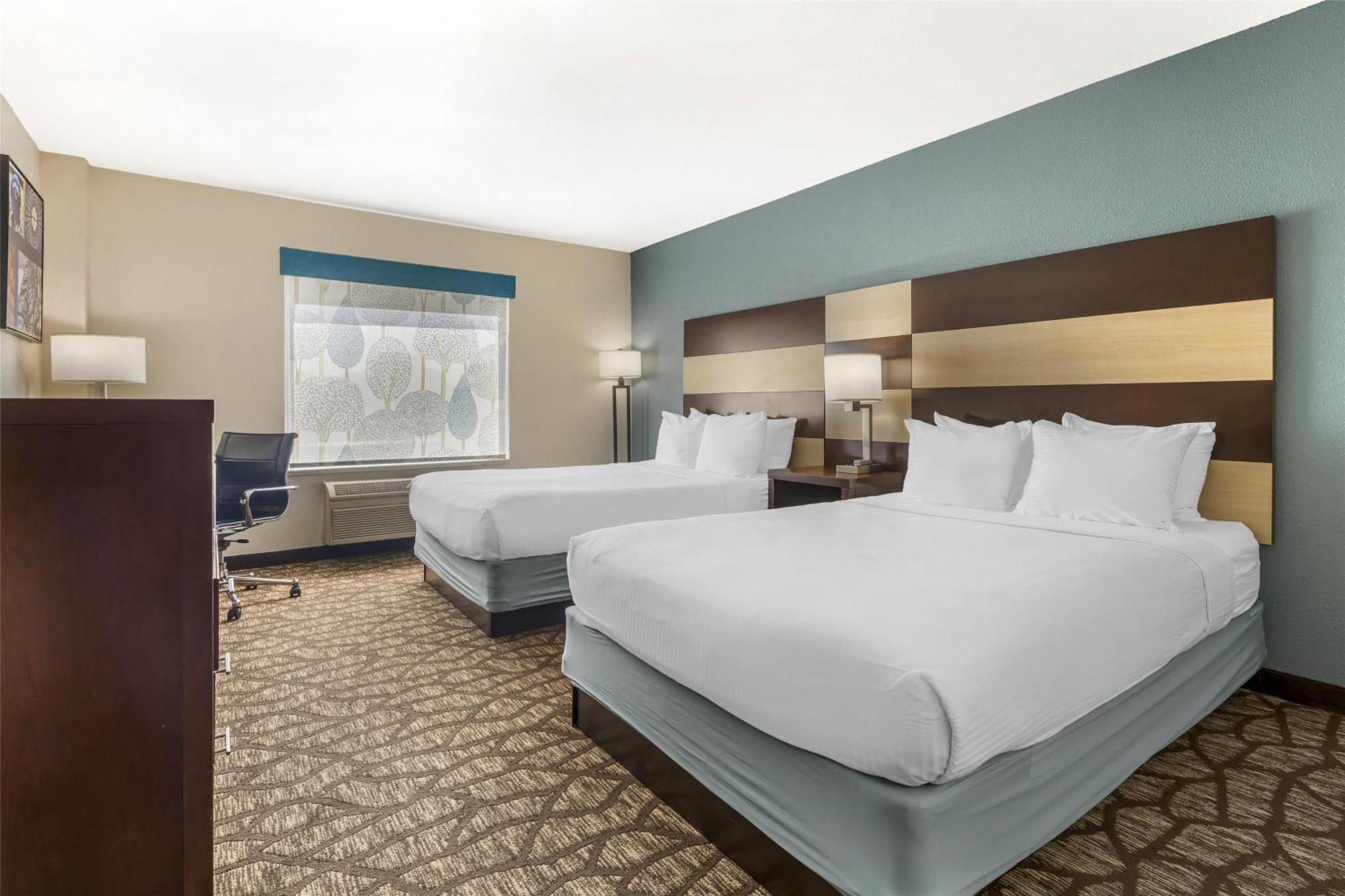 Where to Stay for Work: 5 Business Hotels Near Plainfield Township Park Dist