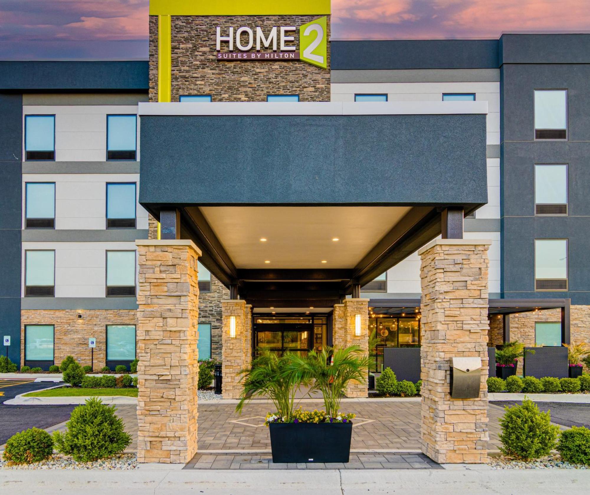 4 Smart Business Hotels Near Wipfler Park Worth Booking