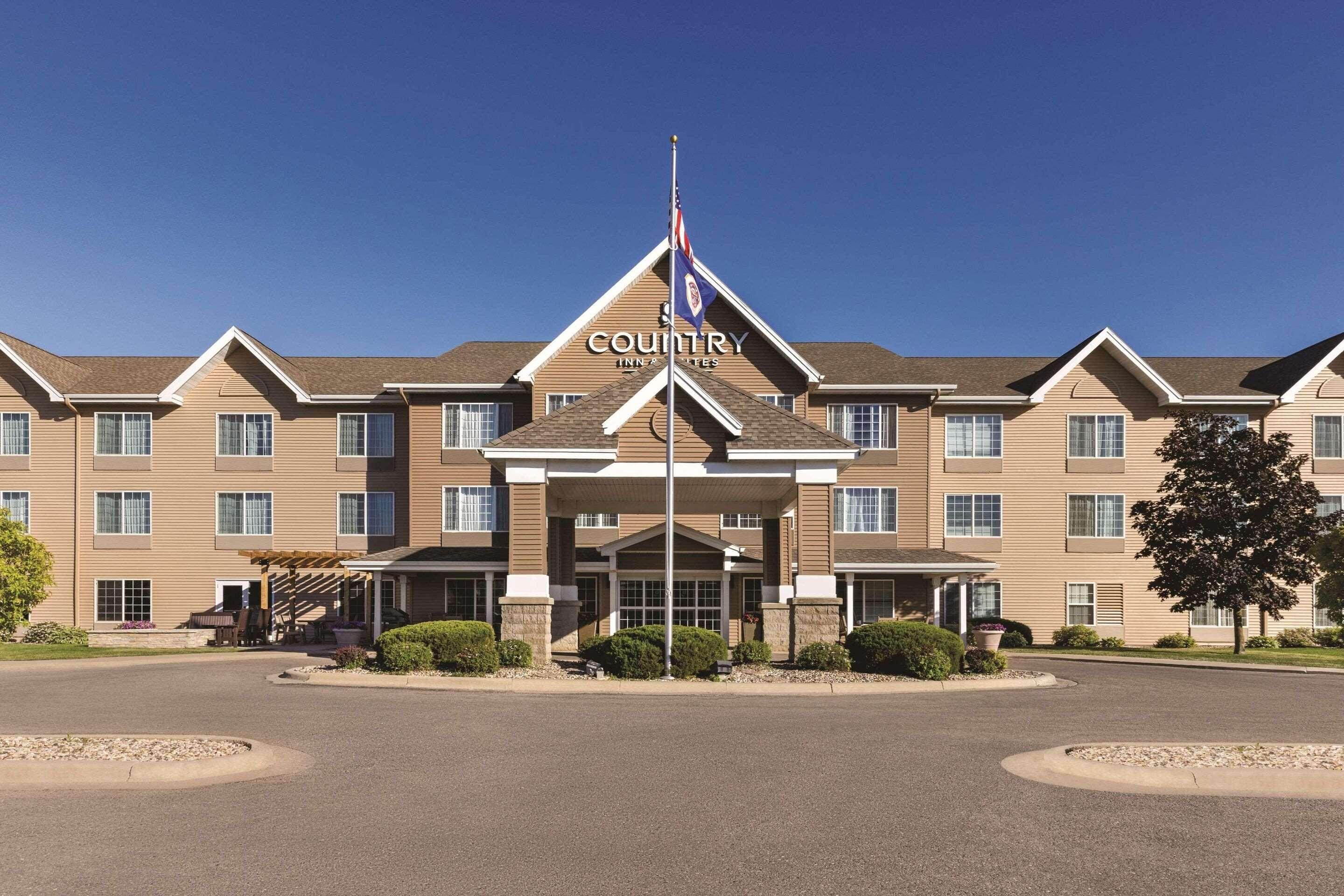 4 Golf Hotels Near Hayek Park for Your Albert Lea Stay